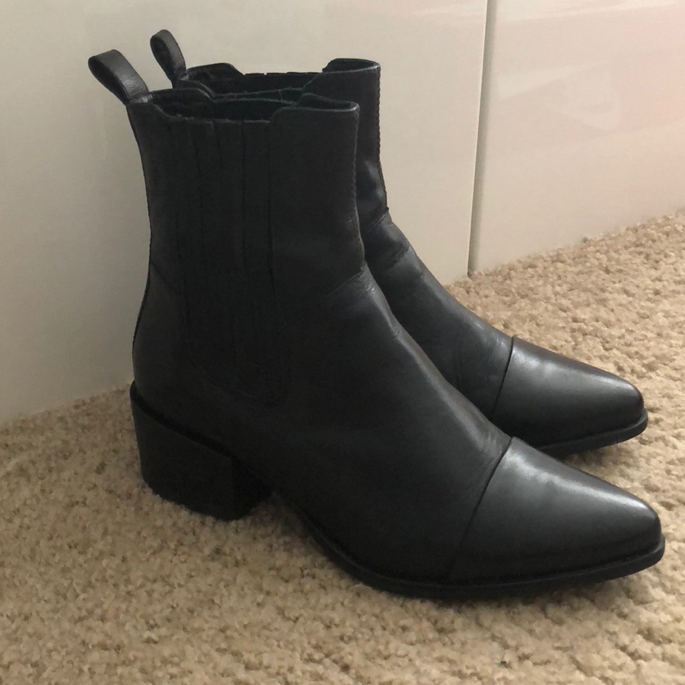 Vagabond MARJA Pointed toe Chelsea boots